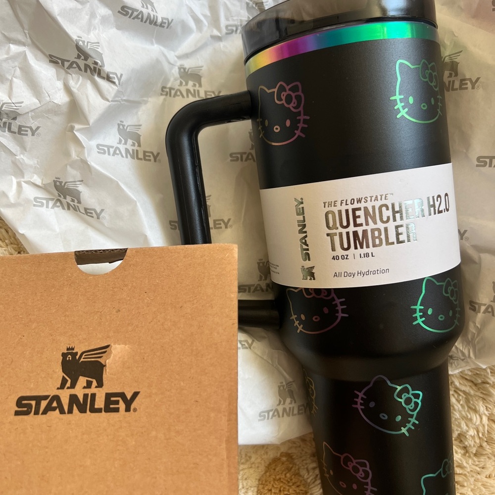 ✨40 oz Stanley Black Hello Kitty Quencher Tumbler✨